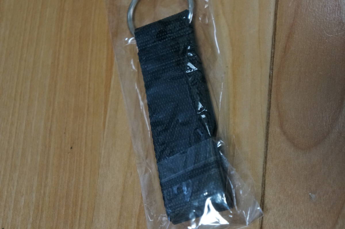 正規品 2023 新作 Supreme Webbing Keychain 黒色 即完売 人気品 キー