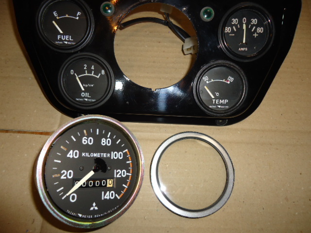 三菱ジープ j56 j57 j58 j59 スピードメーター1個 メーター4個分解加工品動作確認済み 12V お好み距離表示セット組付け|Yahoo!フリマ(旧PayPayフリマ)
