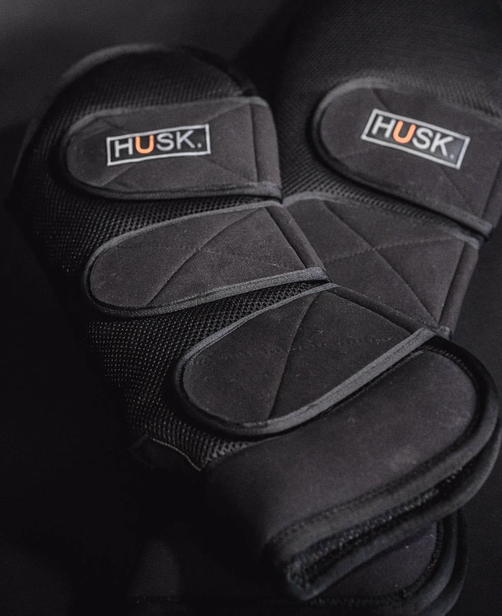 乗馬 イギリス HUSK 輸送用ブーツ Lサイズ 4肢セット 黒 新品