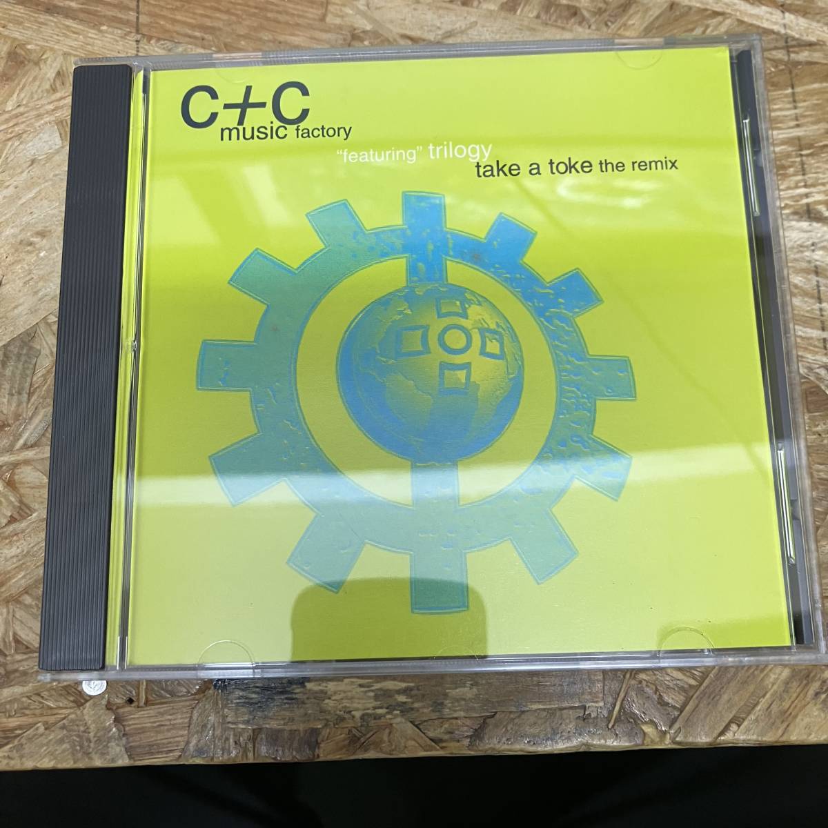 シ● HIPHOP,R&B C&C MUSIC FACTORY FEAT. TRILOGY - TAKE A TOKE THE REMIX シングル CD 中古品_画像1