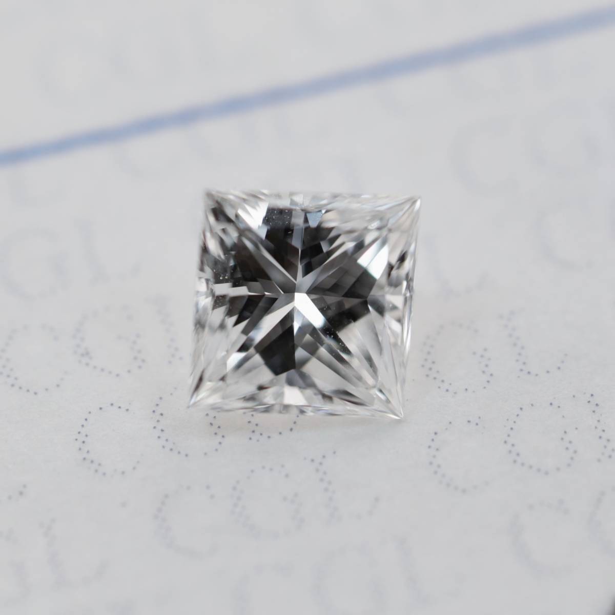 0.350ct プリンセスカット D VVS-2 研磨・対比EX ダイヤモンド ルース