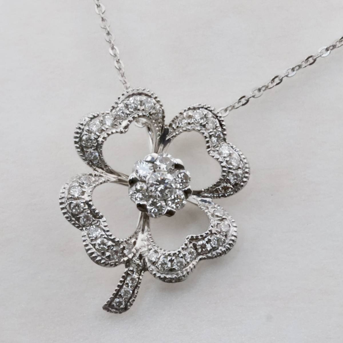 K18 WG ダイヤモンド 0.31ct ネックレス クローバー 彫金 透かし彫り