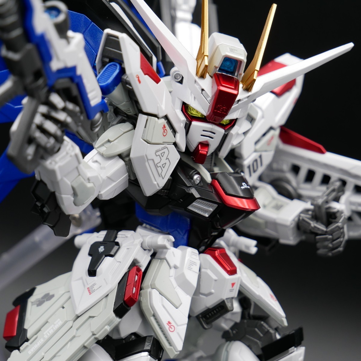 Yahoo!オークション - MGSD フリーダムガンダム チタニウム Yahoo!オークション - MGSD フリーダムガンダム チタニウム