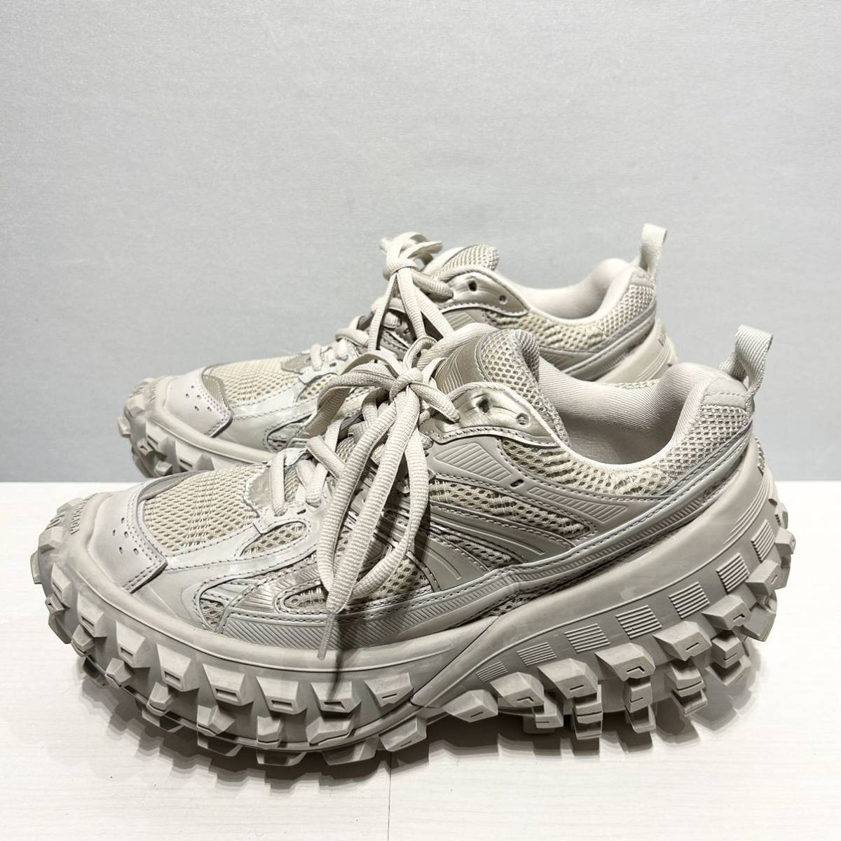 BALENCIAGA defender バレンシアガ ディフェンダー 40 | inmano.com.br