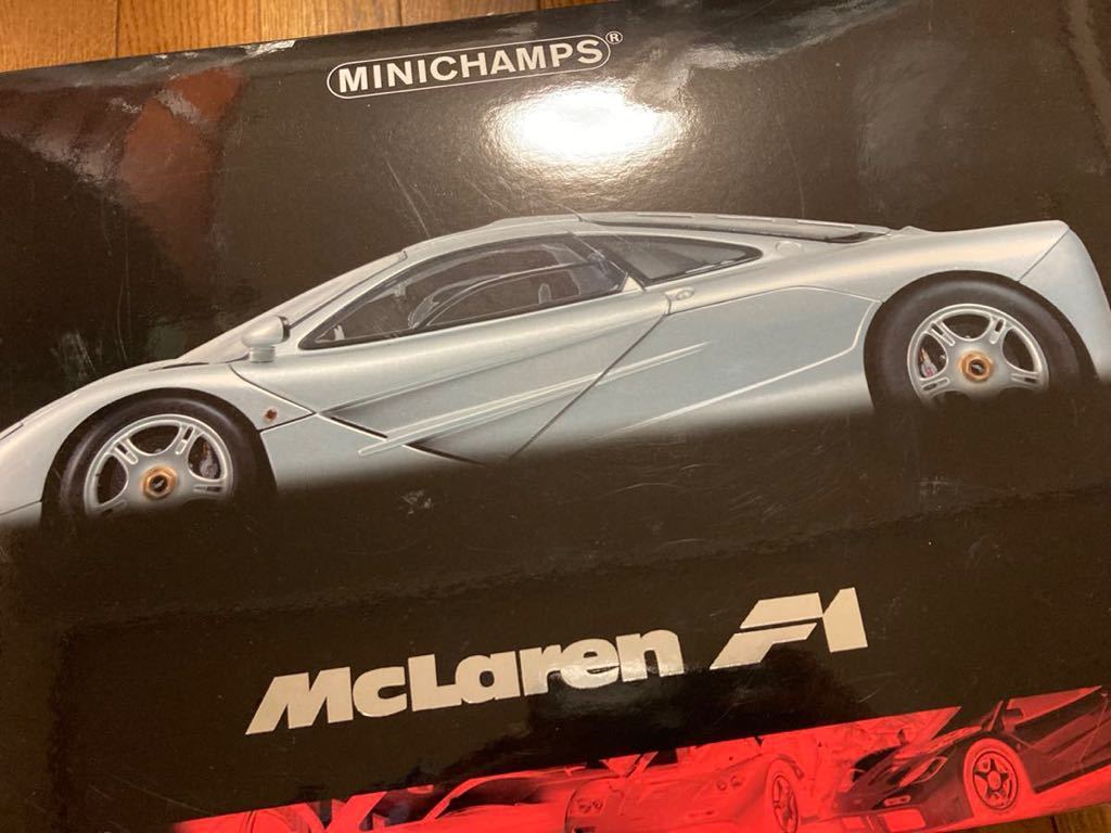 1/12 McLAREN F1 Minichamps серебряный 