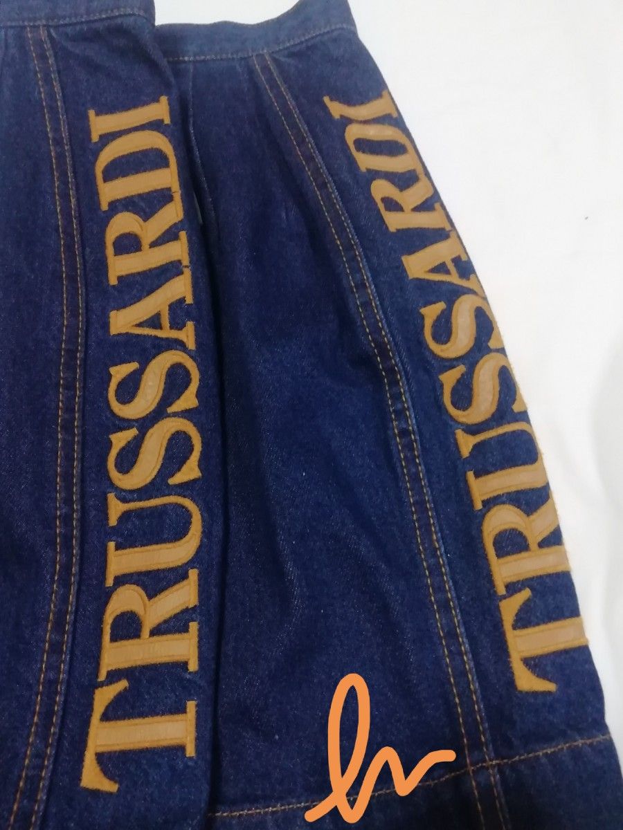 TRUSSARDI トラサルディ ヴィンテージ デニムスカート 刺繍ロゴ TRUSSARDI トラサルディ ヴィンテージ デニムスカート 刺繍ロゴ