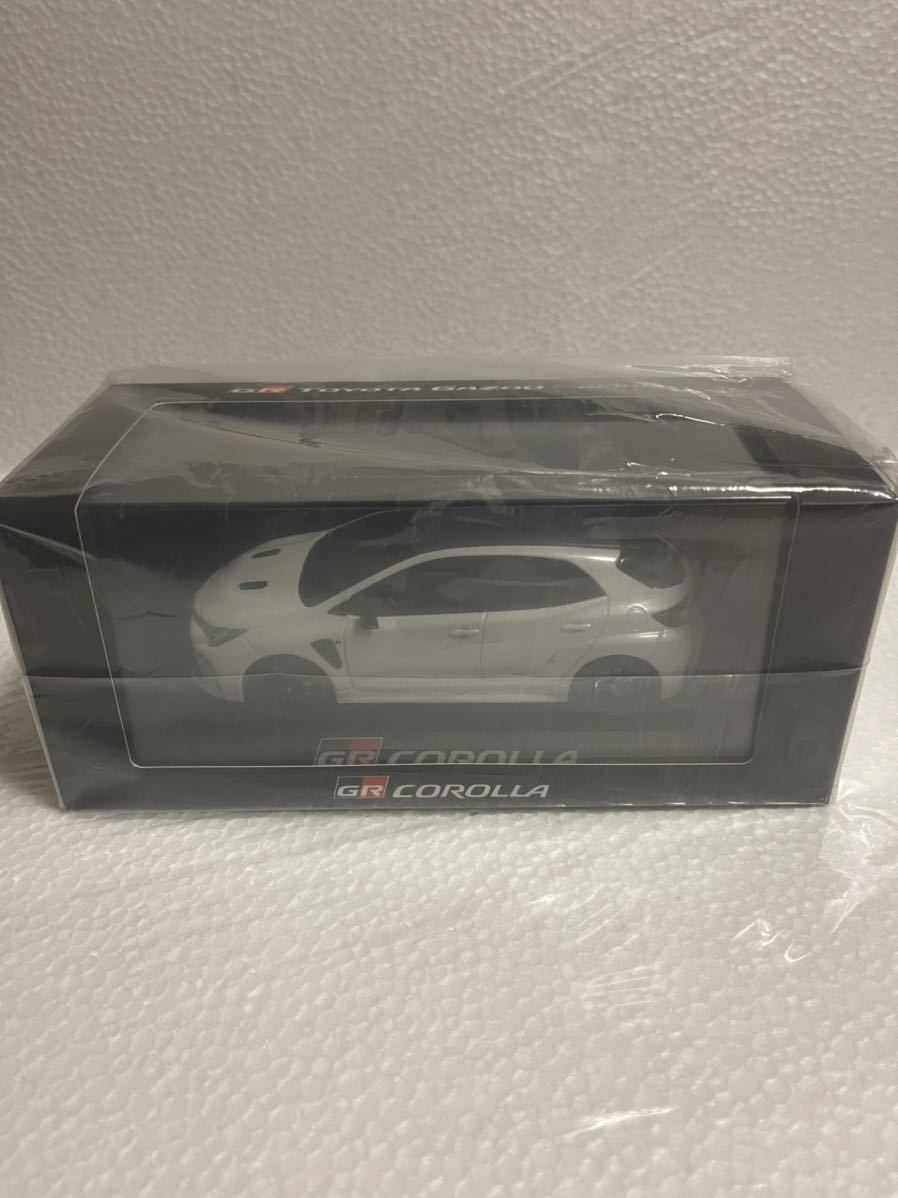 1/30 トヨタ 新型GRカローラ GR COROLLA 非売品 カラーサンプル ミニカー プラチナホワイトパール_画像1