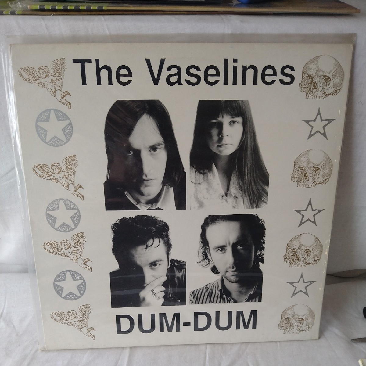 n-302洋楽◆THE VASELINES(ヴァセリンズ)/DUM-DUM◆オルタナ　イギリス盤　オリジナル　　レコード　LP ◆ 状態は画像で確認してください。_画像1