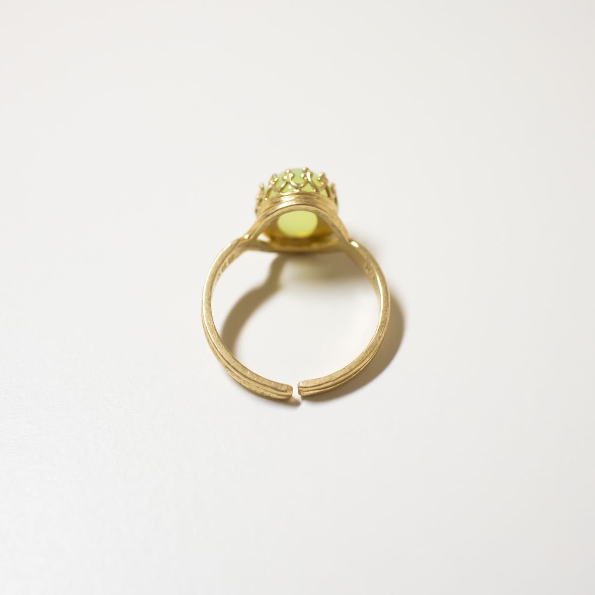 天然石 ライムグリーンカルセドニー クラウンリング フリーサイズ ゴールド 真鍮 指輪