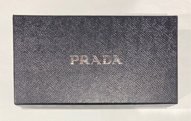 PRADA 長財布 ピンク 中古品 使用感あり 箱つき　プラダ_画像10