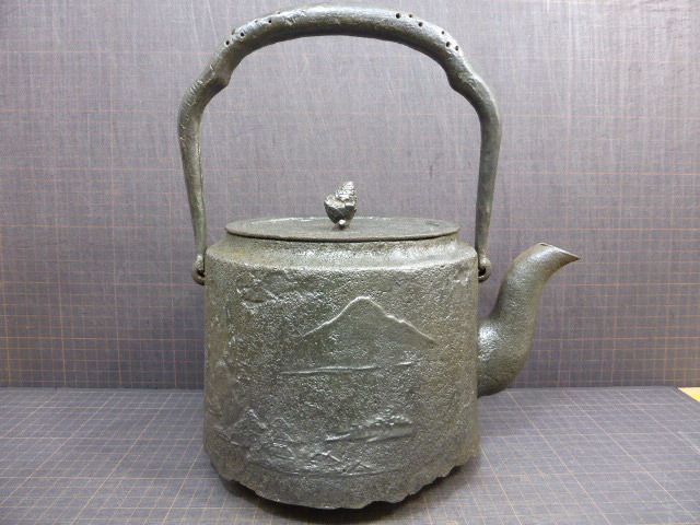 少し豊富な贈り物 085 照光堂 南部鉄瓶 満水3350mL 重さ3395g 水漏れ