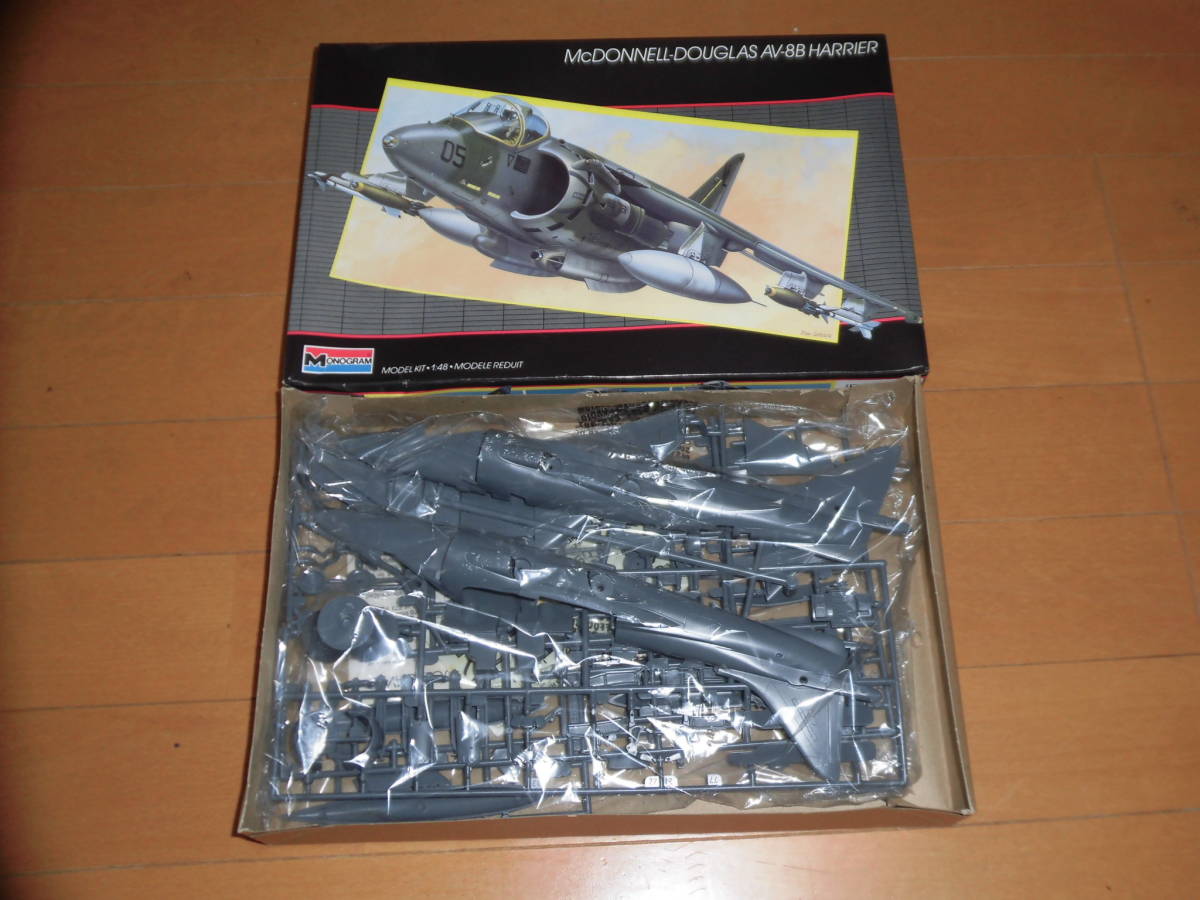 モノグラム　1/48 AV-8B　ハリアー_画像1