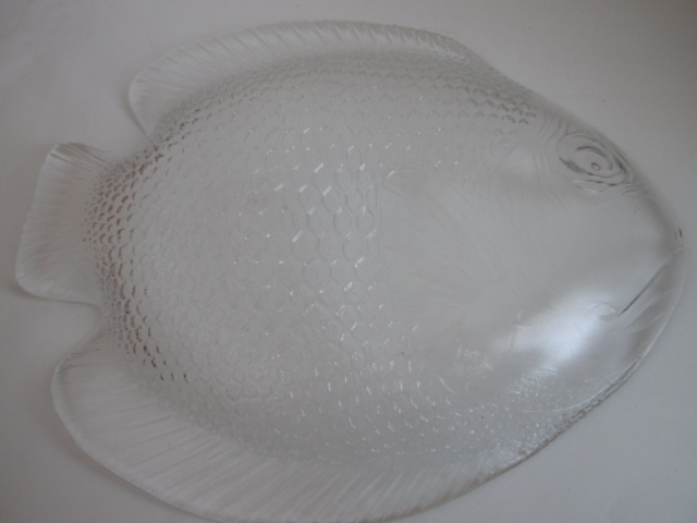昭和レトロ/当時物　魚の形　フランスarcorocガラスプレート 盛り皿