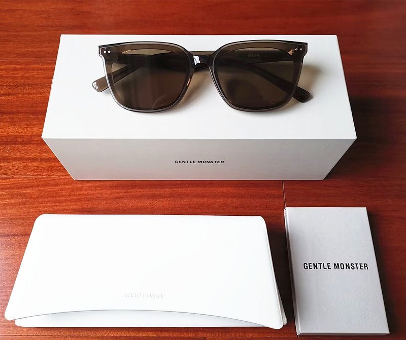 正規通販 GENTLE MONSTER ジェントルモンスター 黒 サングラス HEIZER