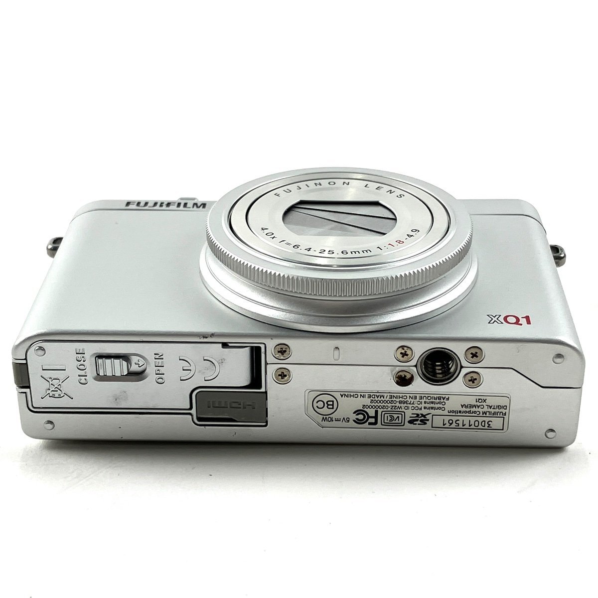 富士フイルム FUJIFILM XQ1 シルバー コンパクトデジタルカメラ 【中古
