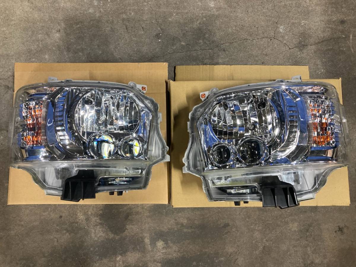 トヨタ ハイエース 200系 4型 純正ヘッドライト LED 左右セット 実働