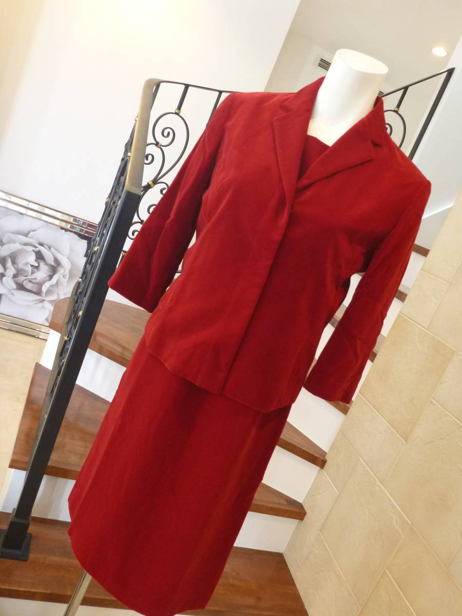 玄関先迄納品 4.6万新品Ra Dieuse（ラデュデュース）赤レッド　ベロア　ワンピース　ジャケット　スーツ　9　　M相当 Dieux ひざ丈スカート