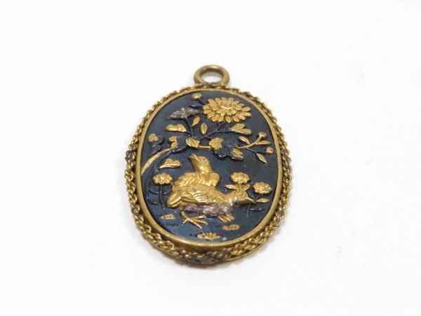 4965】堤物／明治時代 オリジナル 金物 金具 とり彫金（初品・買取品）-