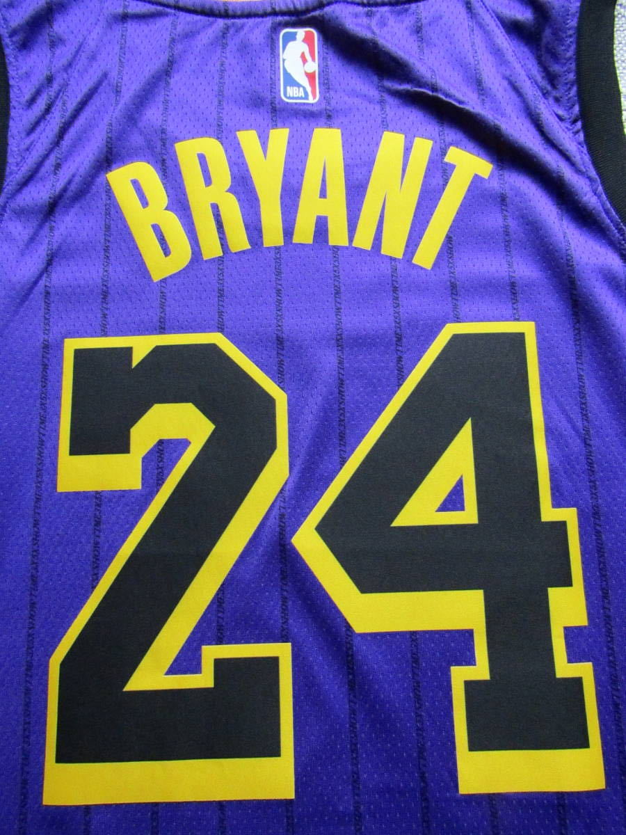 激レア！ NBA LAKERS コービー・ブライアント BRYANT ＃24 スウィングマン NIKE製 SWINGMAN　ナイキ シティエディション ユニフォーム_画像4