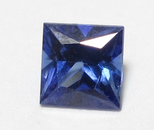 bzg■天然石ルース■　サファイア　０．３８ｃｔ　スリランカ産_画像1