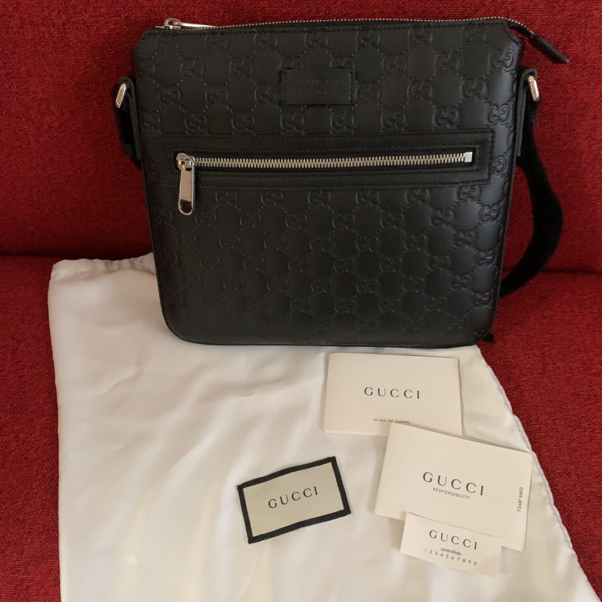 保存袋付き PayPayフリマ限定値下げ GUCCI グッチ シグネチャー ショルダーバッグ メッセンジャーバッグ 406410