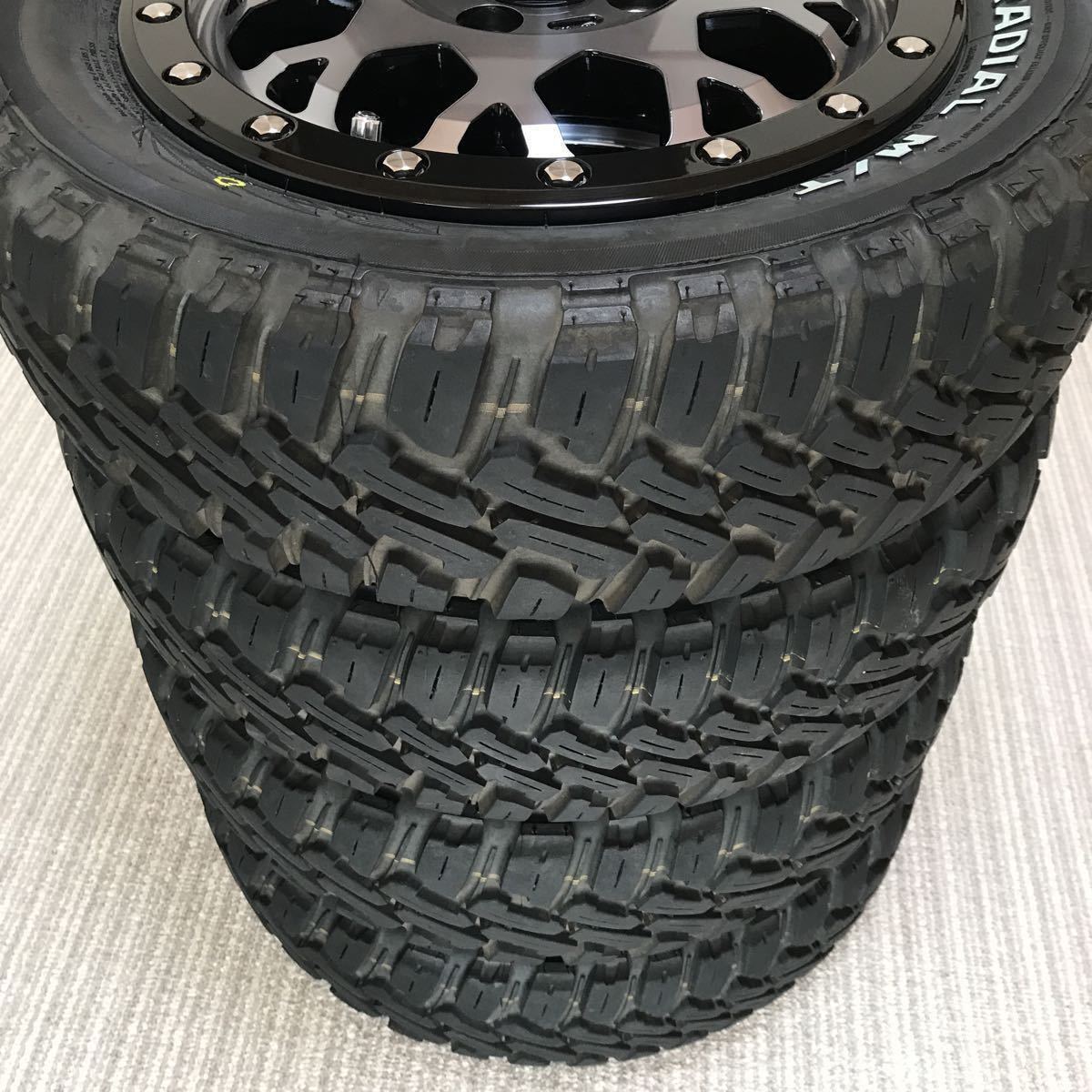 MLJ XTREME-J XJ04 14×4.5j +43グロスブラックマシーン／スモーククリア　MADSTAR M/T 165/65R14 ホイール＋タイヤ4本セット　中古_画像6