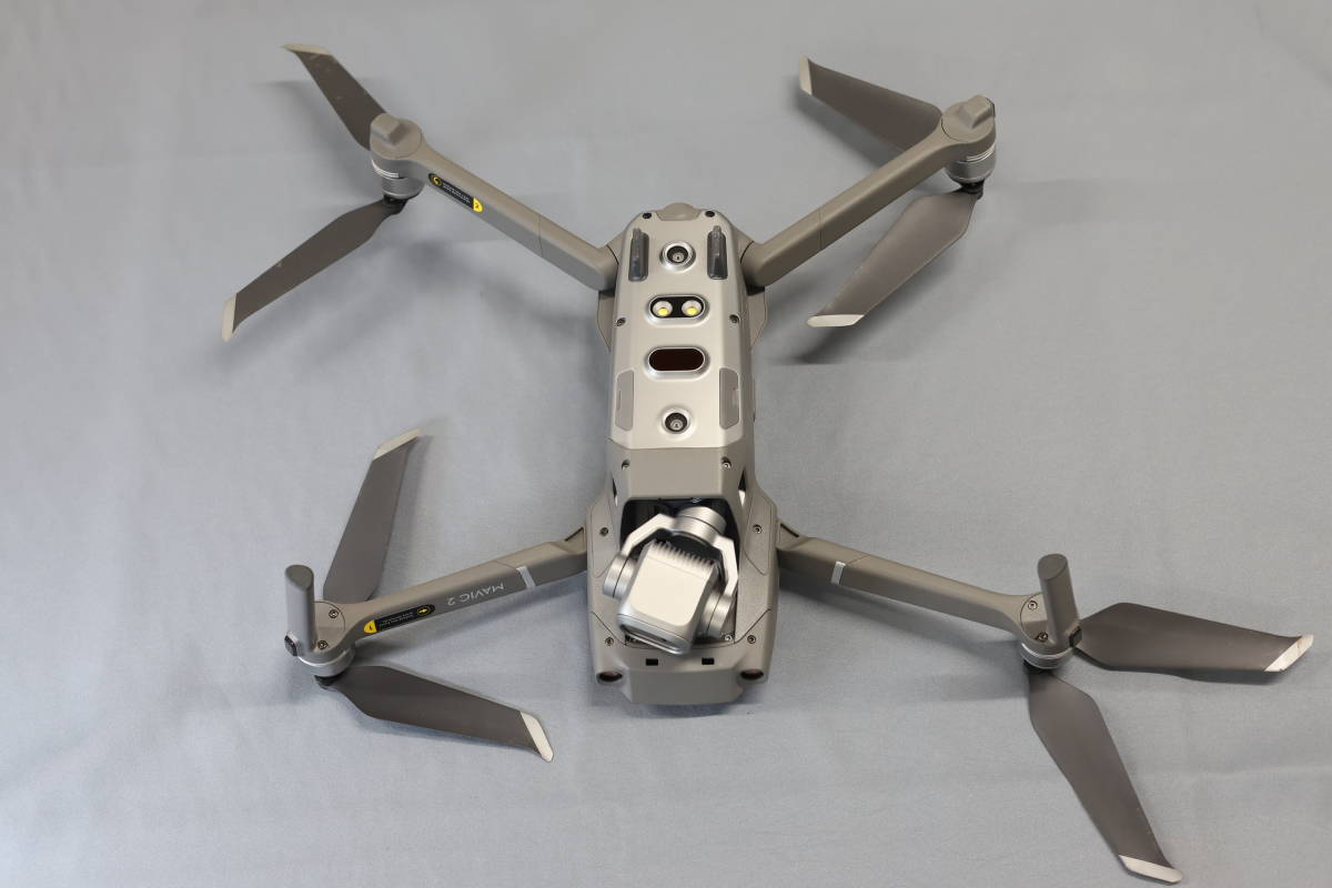 豪奢な 美品 DJI Mavic 2 Pro ドローン フライモアキットセット 空撮