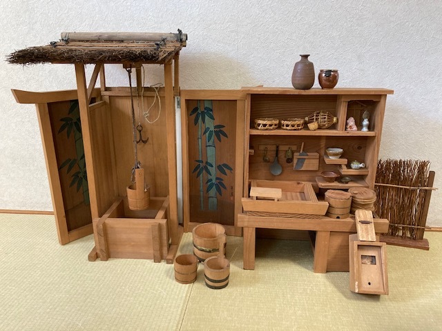昔の日本の台所C　井戸付き　戦前の台所　ままごと　ミニチュア　ドールハウス