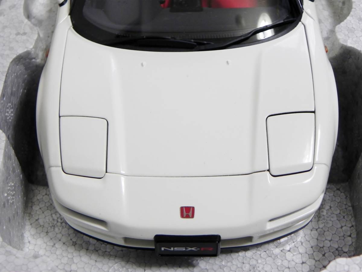 オートアートNSX タイプRチャンピオンシップホワイト カーボン