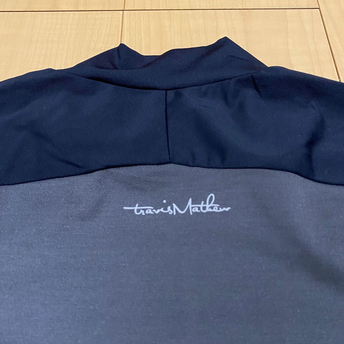 新品】トラヴィスマシュー 半袖モックネック XLサイズ ブラック系