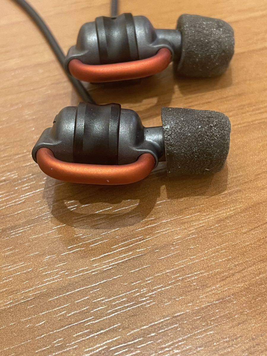 11213円 未使用展示品 音茶楽 Flat4-緋弐型 AKA type2 カナル型 11213円 未使用展示品 音茶楽 Flat4-緋弐型 AKA type2 カナル型