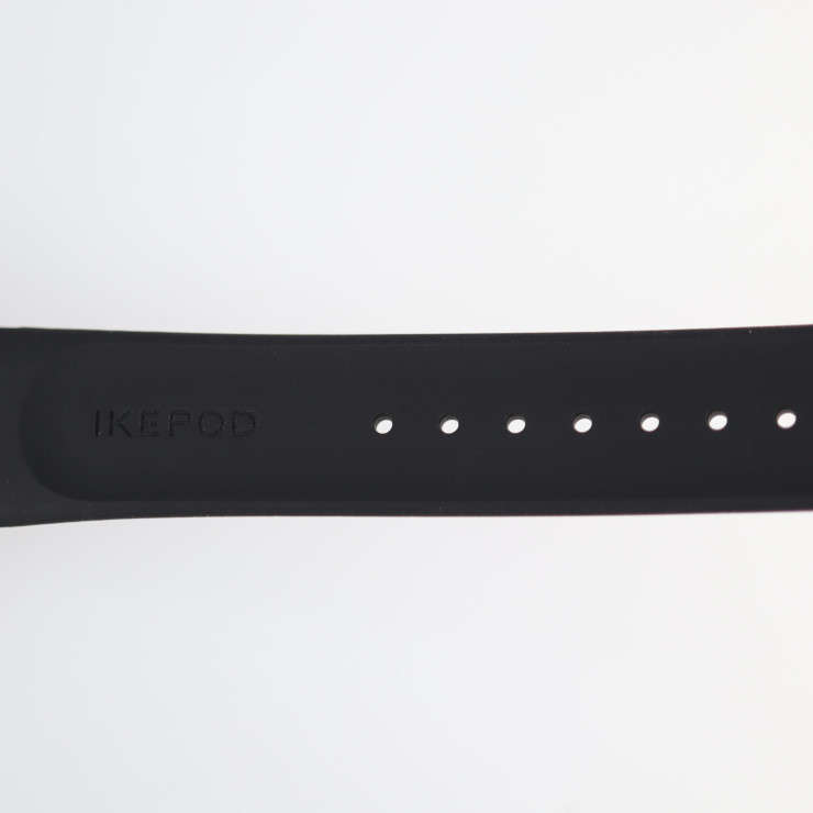  новый товар не использовался выставленный товар IKEPOD Ikepod mega Pod 101 Rob наручные часы IPM101SILB серебряный чёрный серый циферблат самозаводящиеся часы обратная сторона ske[ подлинный товар гарантия ]