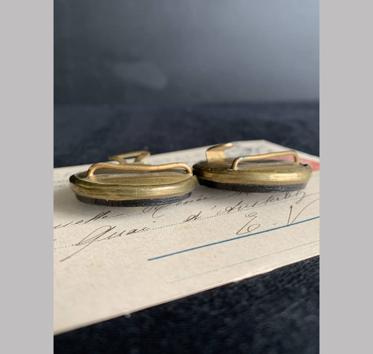 フランス パリ 19世紀後期 燕 ツバメ バックル ベルト ブレスレット フレンチ ジェット ガラス ボタン 黒 真鍮 φ34mm 裁縫 アンティーク_画像8
