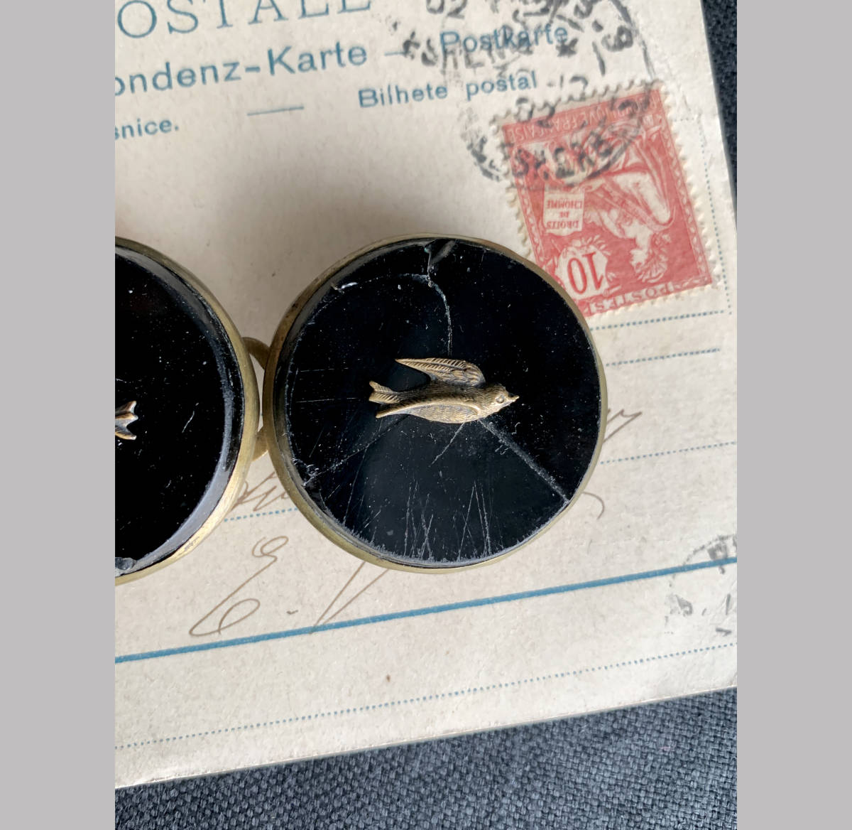 フランス パリ 19世紀後期 燕 ツバメ バックル ベルト ブレスレット フレンチ ジェット ガラス ボタン 黒 真鍮 φ34mm 裁縫 アンティーク_画像4