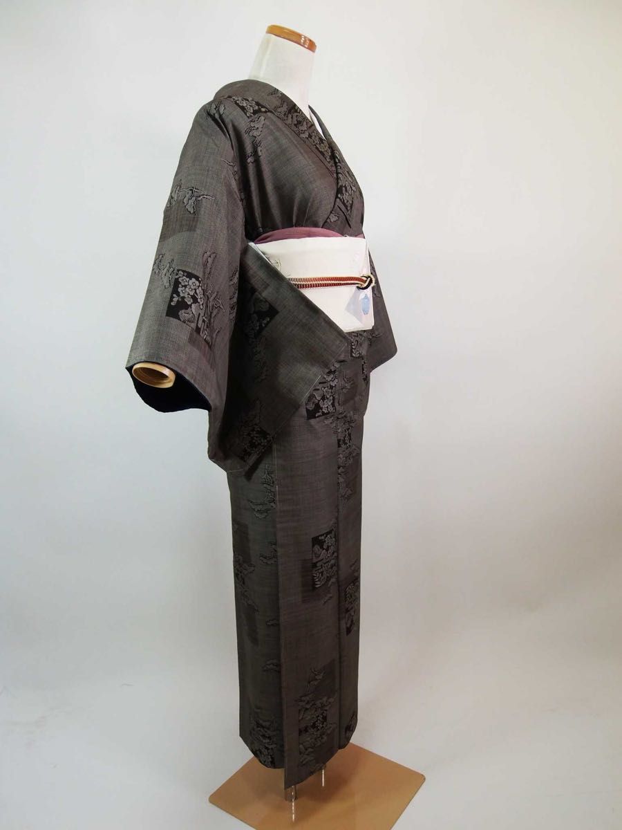 未使用 美品 大島紬 片ス式 9マルキ 色紙に風景文様 焦茶色系
