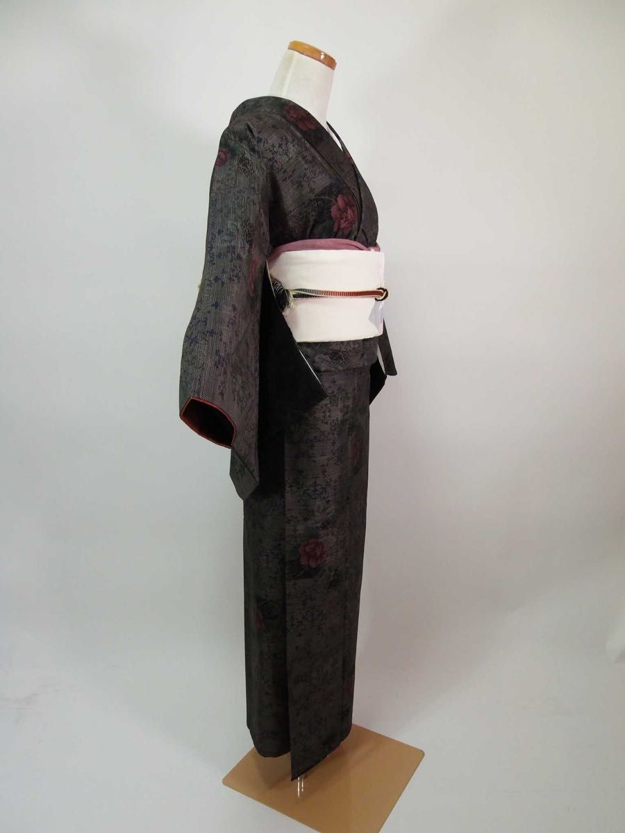 美品 大島紬 片ス式 9マルキ 立体的な花文様 焦茶色系 | www.intelibpo.com
