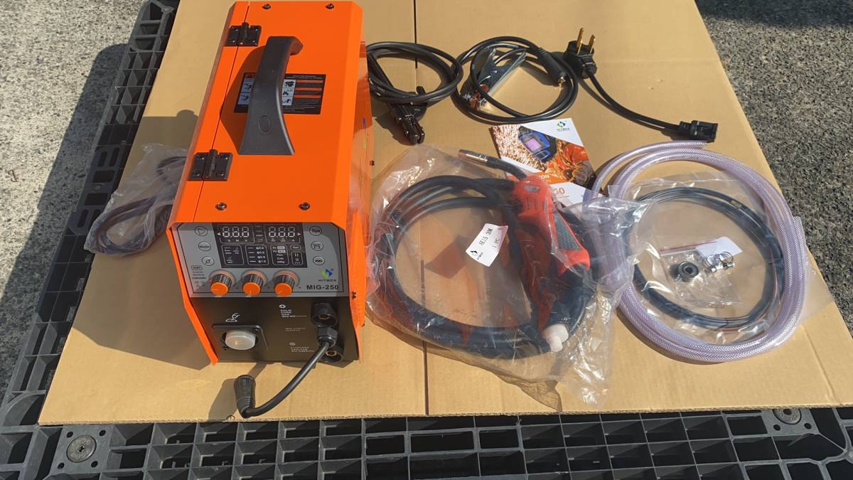 新品多機能 HITBOX MIG-250 溶接機 100v 半自動 溶接機 200A 新品多機能 HITBOX MIG-250 溶接機 100v 半自動 溶接機 200A