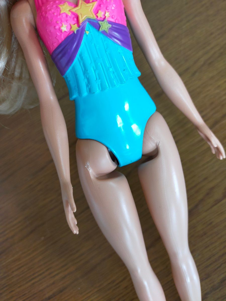 バービー人形本体　Barbie　レインボー