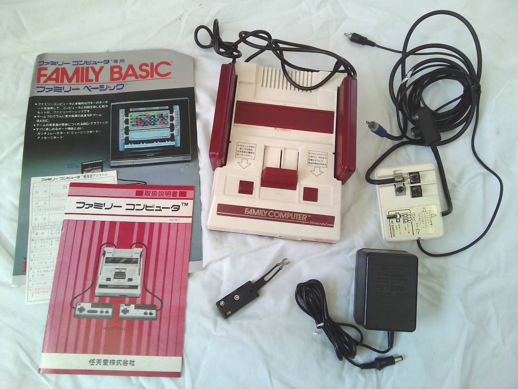 レトロ 美品☆Nintendo ファミコン 箱付き 付属品全 本体 HVC レトロ 美品☆Nintendo ファミコン 箱付き 付属品全 本体 HVC