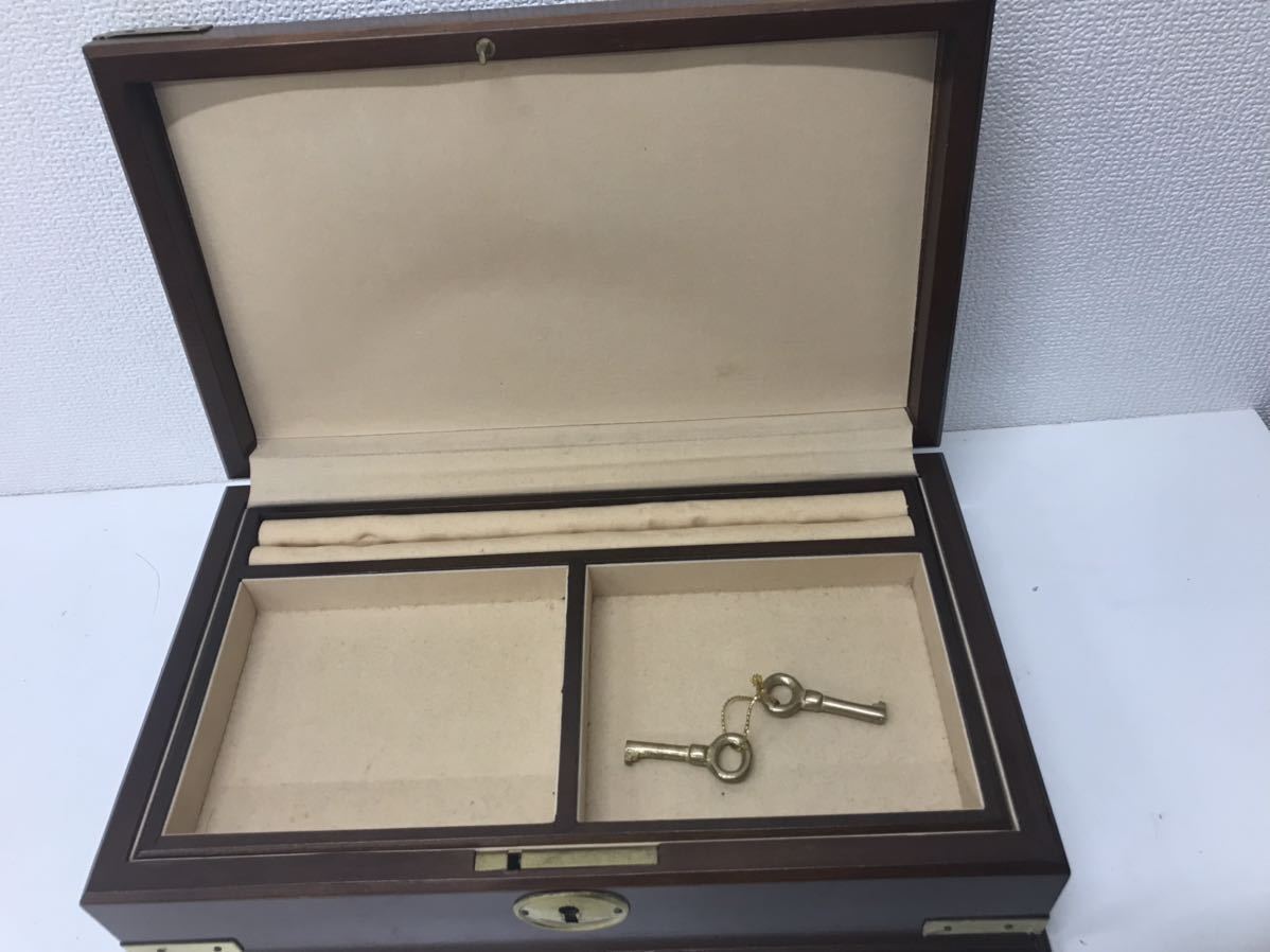 refle0 【中古】ジュエリーボックス 鍵付き 小物入れ アクセサリー ボックス The Bombay Company 木製 ボンベイ 【現状品】_画像2