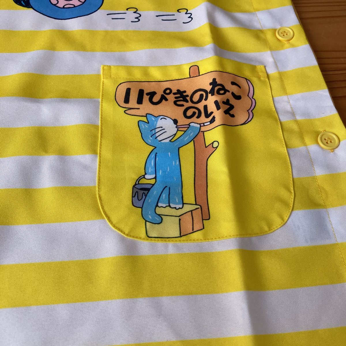  new goods 11... .. apron M-L size horse place. .. polyester 100% childcare worker nursing . nursing . health preservation .