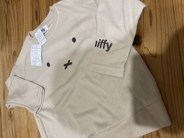 新品　即決　送料無料♪ miffyミッフィー　フェイス　部屋着セットアップ　パジャマ　ルームウェア　130サイズ　ベージュ　完売品_画像5