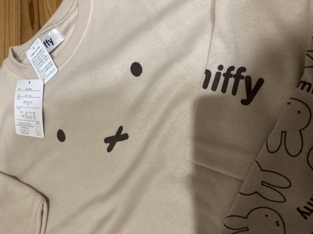 新品　即決　送料無料♪ miffyミッフィー　フェイス　部屋着セットアップ　パジャマ　ルームウェア　130サイズ　ベージュ　完売品_画像3