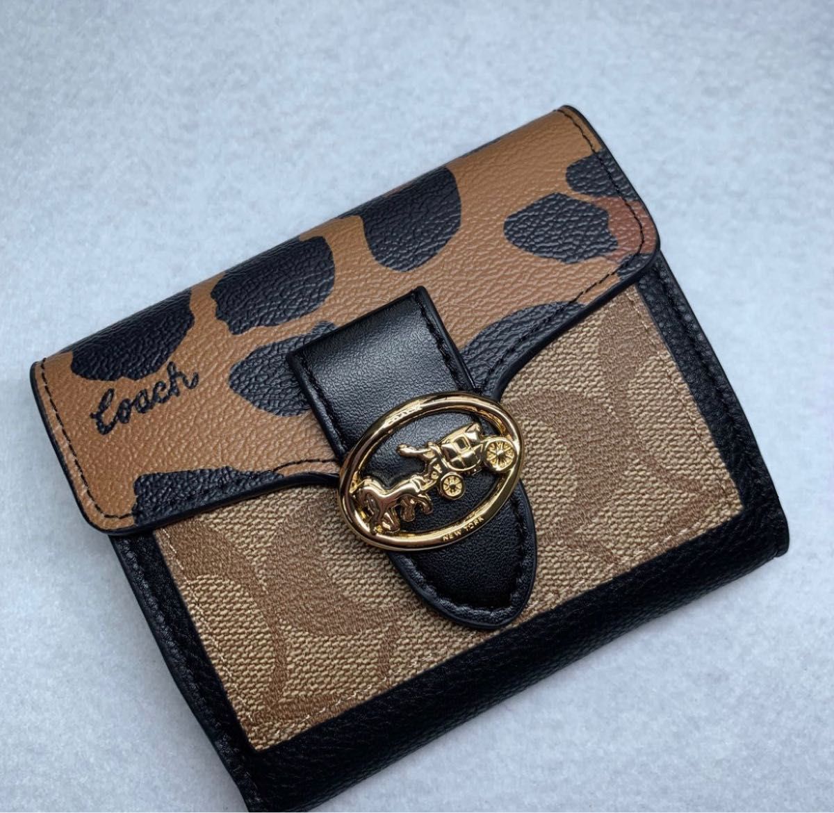 新品COACH 馬車スナップ 二つ折り財布ヒョウ柄|PayPayフリマ