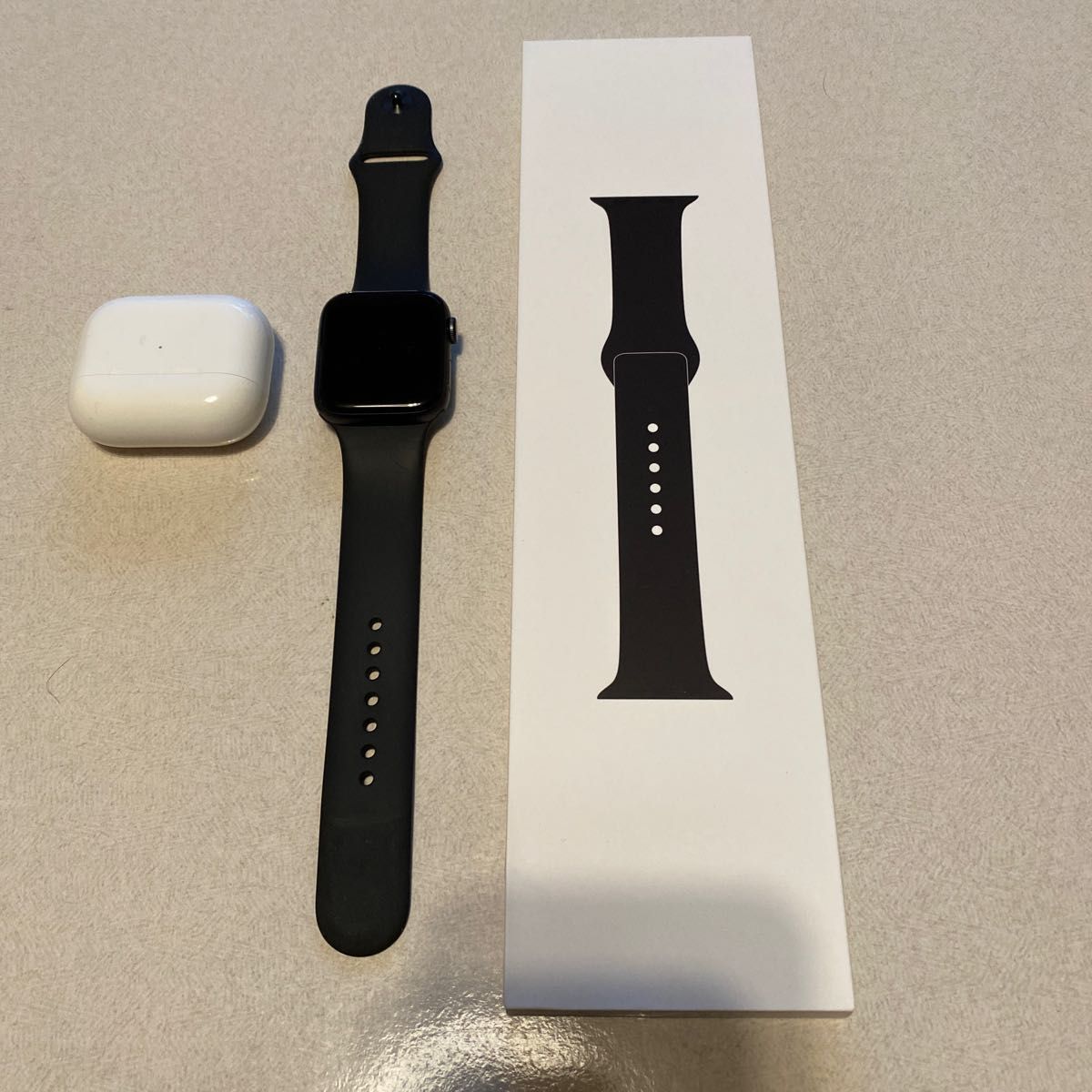 Apple Watch と airpods セット