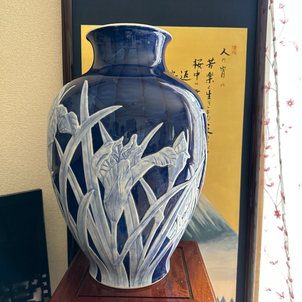 高級品 一点物 有田焼 伊万里焼 特大 花瓶 壺 手描き 陽刻 蘭 高級品 一点物 有田焼 伊万里焼 特大 花瓶 壺 手描き 陽刻 蘭