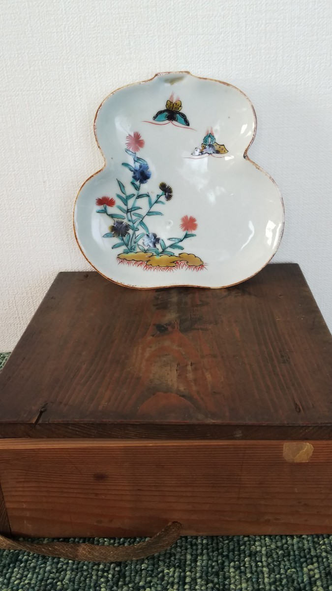 古伊万里 古九谷 江戸期 色絵 瓢箪型皿 二匹の蝶 撫子 草花 古伊万里 古九谷 江戸期 色絵 瓢箪型皿 二匹の蝶 撫子 草花