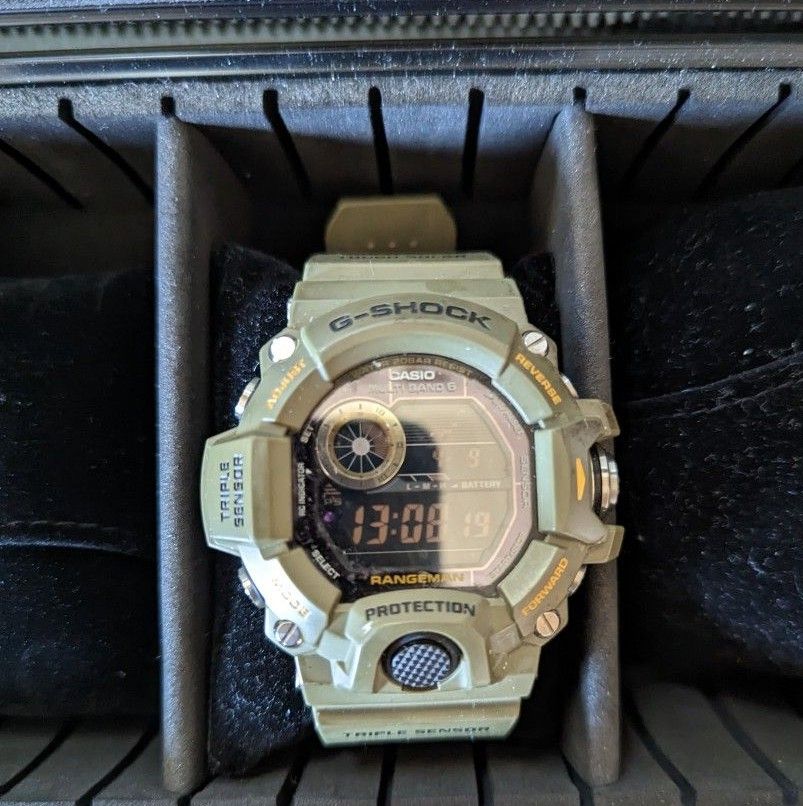 G-SHOCK　レンジマン　カーキカラー