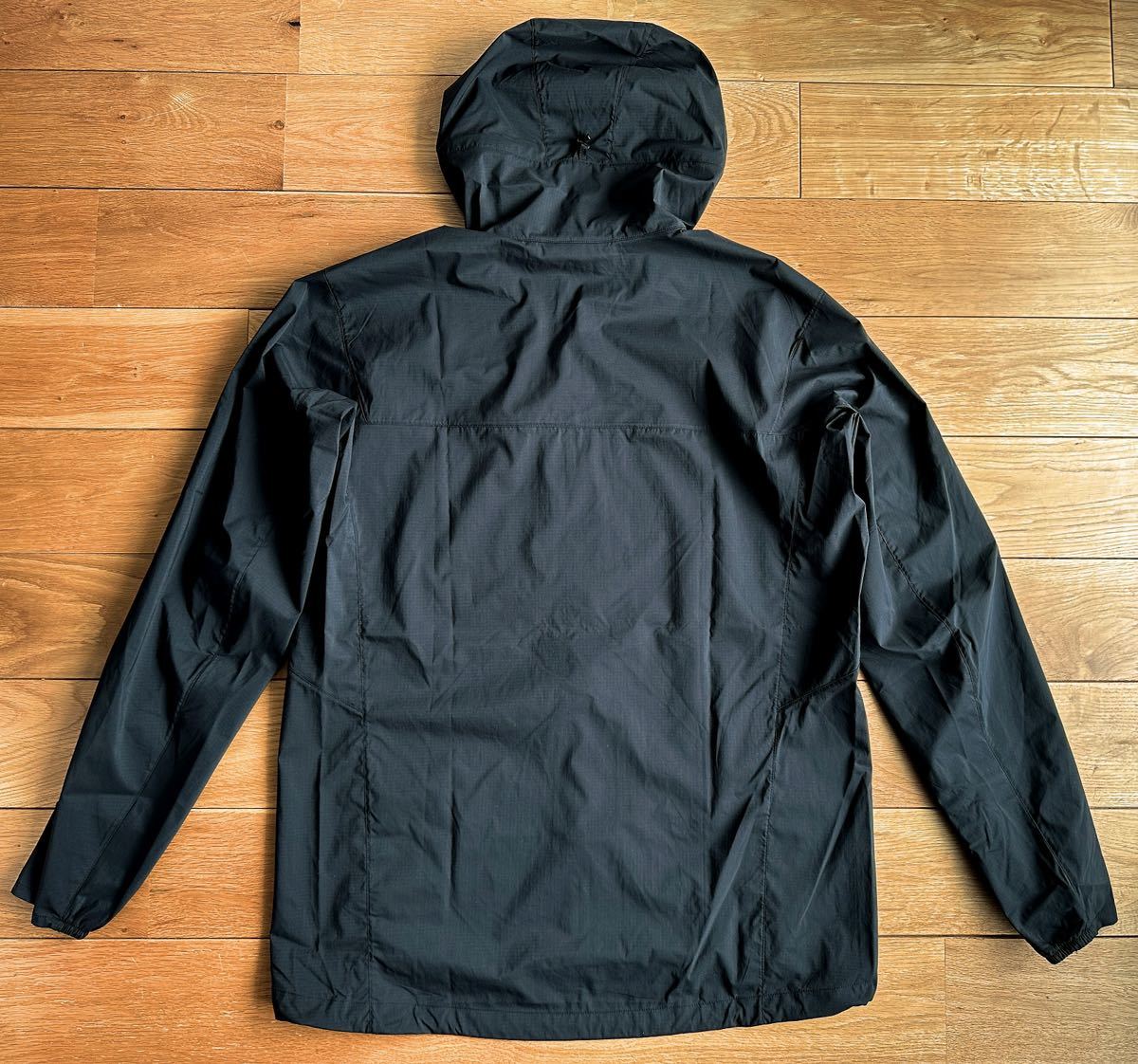 【2023 SSモデル 国内正規 新品】ARC'TERYX Squamish Hoody Men's Black Large アークテリクス スコーミッシュ フーディ ブラック Lの画像3