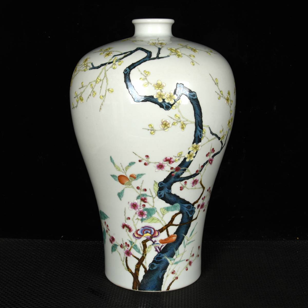 ◆旧蔵◆古美術 中国古玩 大清雍正年製款　琺瑯彩　梅花五福紋梅瓶　時代物　T16